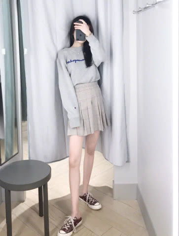 冠軍衛(wèi)衣遇上H&M 一周穿搭不重樣，美成街上的風(fēng)景線