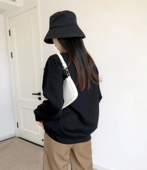 秋天穿這件衛(wèi)衣好時髦——空氣層廓形真yyds，可甜可咸，男女同款